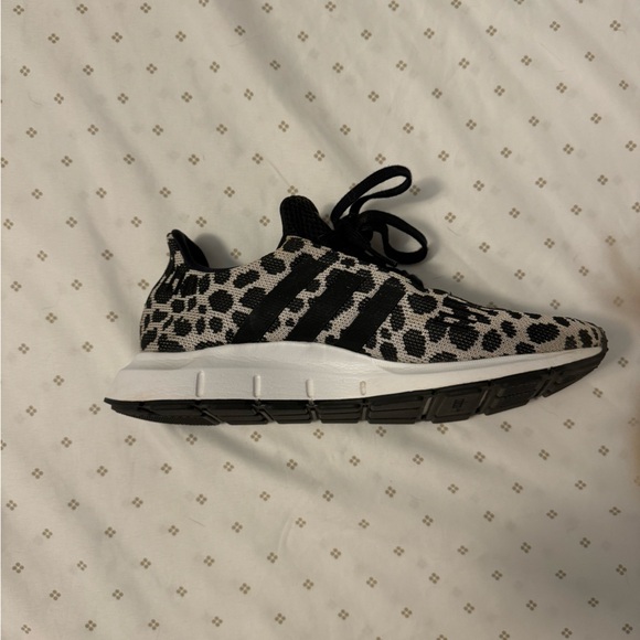 Adidas Cheetah Tennis Shoes - Picture 5 of 5